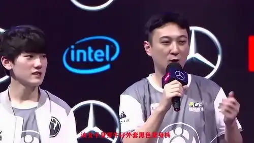 王思聪深夜会美女,豪车接送帮拎包,没想到王思聪也有今天
