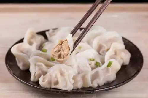 长沙这夜宵摊上最受欢迎的不是口味虾,竟然是饺子,卖相还特丑
