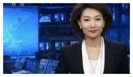 主持人李梓萌戴假发13年,43岁仍是单身,月亮姐姐为她全网征婚

