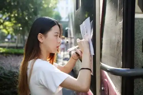 杭州一互联网公司派800个人一起生产表情包笑到肚痛,老板这样的团建给我来一打