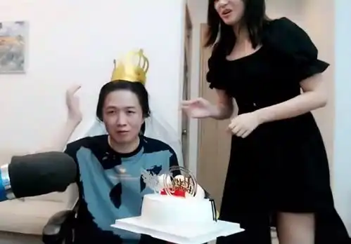 吕德华生日收到官方送来的土鸡一只,网友杂鱼便宜2.8一斤
