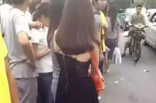 搞笑gif趣图妹子不要这么逗比好吗,我忍不住想笑
