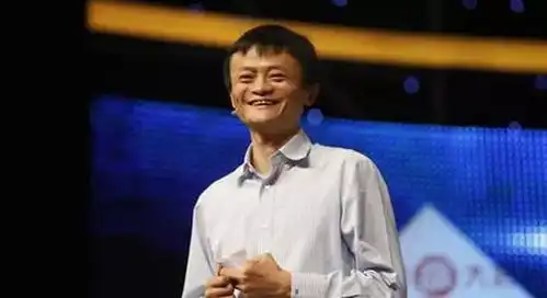 这些雕像别是照着何炅马云王宝强的脸做出来的吧
