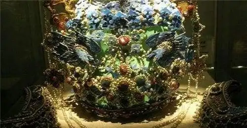陕西男子挖到6吨重夜明珠,专家估价22亿,常年放公园,现怎样了
