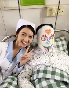 搞笑gif饭不知道吃饱没吃饱,反正西北风喝的差不多了
