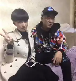 赵四出轨女粉及双飞对象,三人照片均曝光
