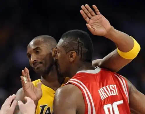 nba最暴力的球员阿泰斯特曾搞断乔丹肋骨,他87岁奶奶还抢银行
