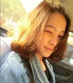 短发发型
