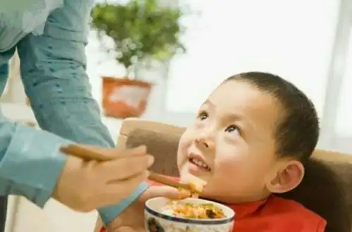 不想把娃养成病秧子3件事毁了娃脾胃,这样做的妈妈停手吧
