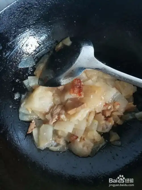 腊肉炒冬瓜的家常做法
