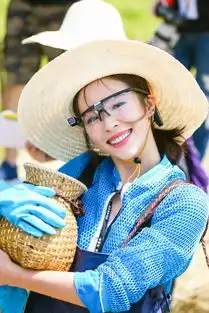 组图我们谢娜变渔夫戴草帽捞鱼造型可爱
