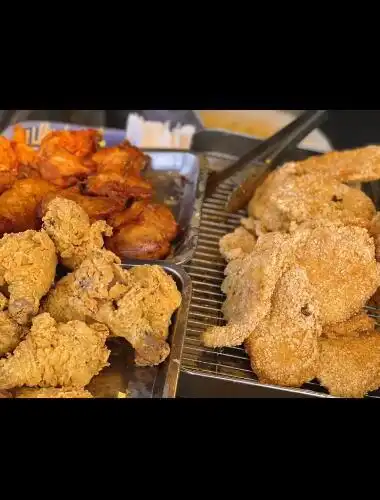 林依轮五一出游打卡网红服务区,晒出n多美食看饿网友
