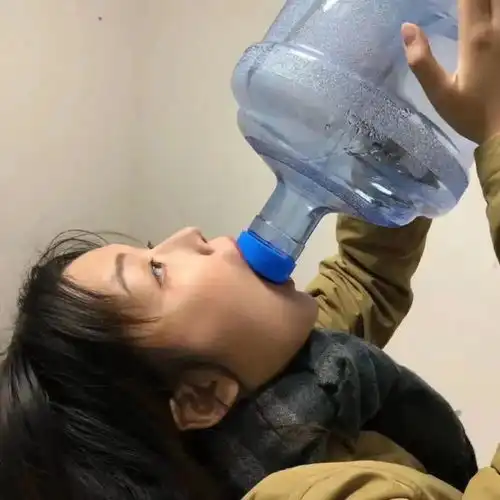 个性沙雕搞怪头像可爱到打滚的发圈文案
