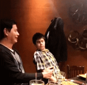 搞笑gif趣图我妈趁我不在家,偷偷把内裤剪成这样子
