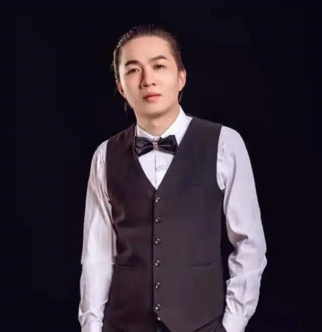 吕德华重回巅峰期,再也不装菜了,老粉丝一句话道出原因
