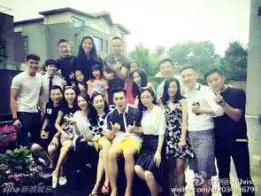 组图钟丽缇为张伦硕庆生扎丸子头带两女儿
