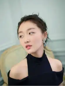 周冬雨发黑人小孩表情包,韦德这是我小孩,周冬雨下一秒道歉
