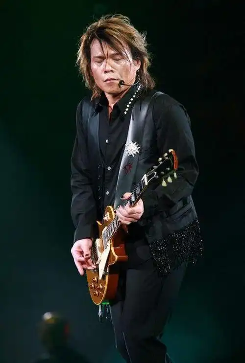 他给歌神张学友写了一首金曲刘德华他给我写的插曲比电影还红
