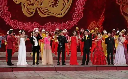 从万人捧到万人嫌,连登27次春晚的蔡明,终于翻车

