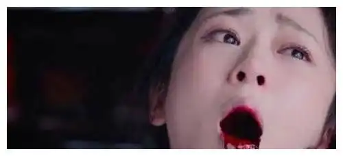 同样演是吐血,刘亦菲仙气十足,杨紫最让人难过,而她让人尴尬

