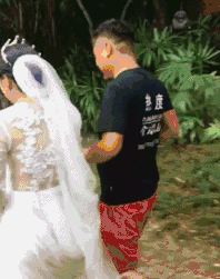 搞笑gif为了娶你,我把我们家能杀的都杀了
