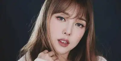 女生这么化妆,真的太丑了
