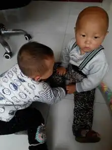 这张照片配个什么文字更幽默搞笑
