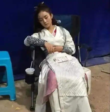 圈内女强人改命记,厂妹丑女农村妹,所有逆袭都是有备而来