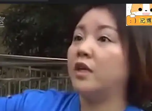 狂妄女司机开奔驰堵门,还殴打保安,扬言我就搞你怎么样
