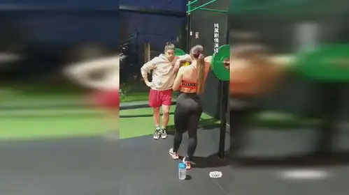 健身搞笑在健身房请不要乱拍照片
