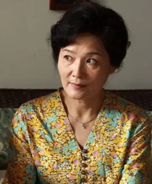 经常被称最丑女演员,不漂亮但嫁给德国大亨,事业爱情双丰收
