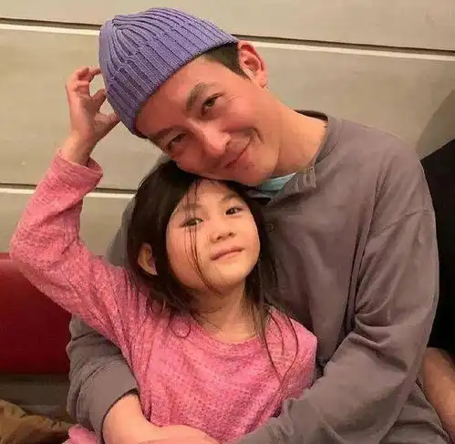 文化差异陈冠希和6岁女儿舌吻不避嫌,还自称是真正的浪漫
