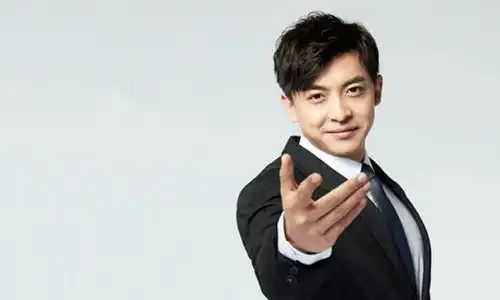 来了爱情公寓张益达来袭,联手骚男展独门绝活
