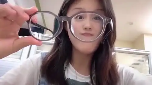 爆笑中间的妹子娶回家后,孩子奶粉钱可以省了
