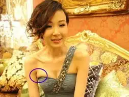 不老女神萧蔷已风华不在副乳失控糗态百出
