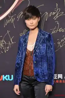 初夏胸前来性感蕾丝吸睛小心机耍起来
