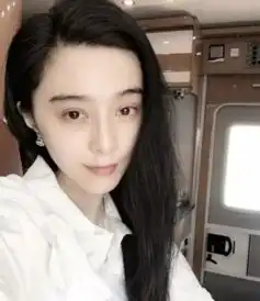 张天爱公开卸妆却不知道自己脸上有这个bug
