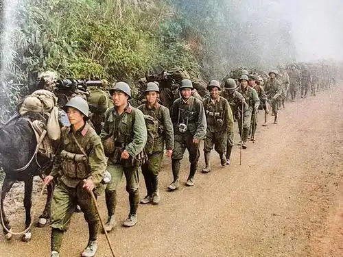 我军炸不烂的越军堡垒,广西老农用12吨炸药2吨汽油破解,压死千人
