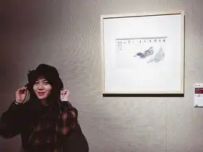 图上俩鸭子配字是:那边有一个美女,深深地被画家幽默到了