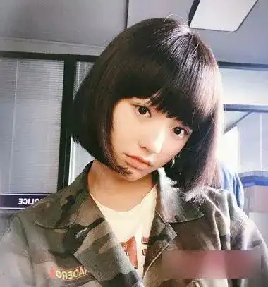 冬季几款漂亮的编发教程,扎上瞬间让你颜值倍增,让你做时尚小女人
