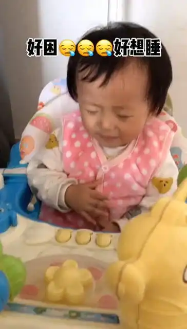 日常打瞌睡,随时随地想睡就睡记录生活宝宝打瞌睡搞笑视频

