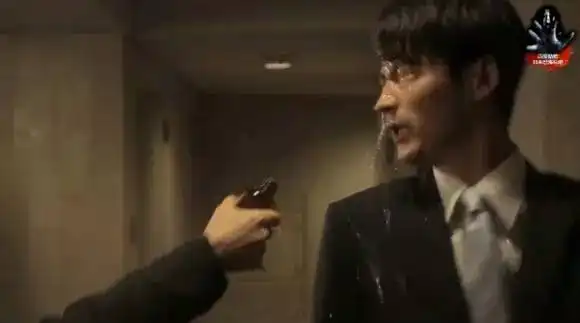 看开头以为是爱情故事,看到结尾我
