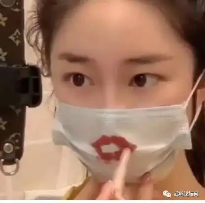 戴口罩的一年口红销量下滑近半

