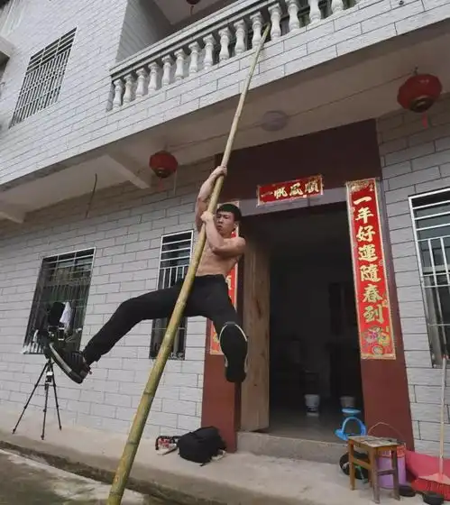 网瘾8年沉迷赌博险自杀这个富婆最爱男人还有这种黑历史
