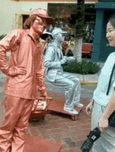 搞笑图片幽默段子笑话哥们,情人节送盆栽给女友好像不合适吧
