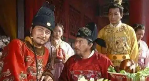 开国功臣被处死,死前大喊我有免死铁劵,皇帝看看背面七个字