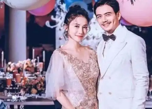 杨烁隐瞒了十年的妻子,原来是大众熟悉的她,气质比刘涛还好