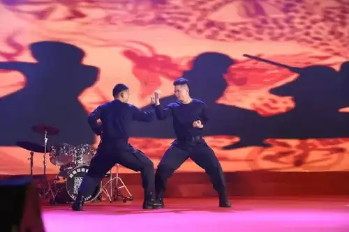 校地联合举办文艺汇演,喜迎2020年元旦
