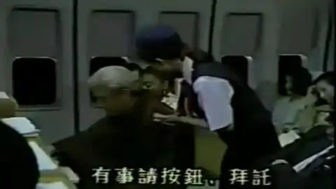 日本恶搞美女啊,牛奶不是这样喝的

