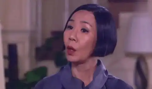 许晴的同学杨青因长相丑被嘲讽,却嫁德国富豪,坐拥酒庄豪宅
